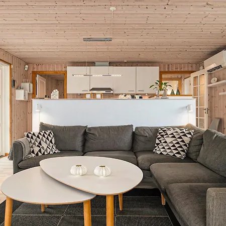 Hébergement de vacances 3 Bedroom Beautiful In Vaeggerlose Bøtø By